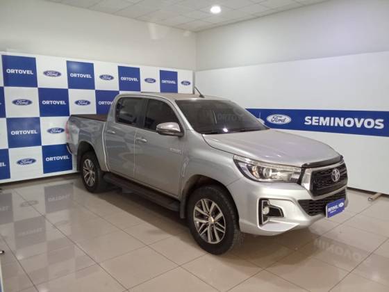 TOYOTA HILUX 2.8 SR 4X4 CD 16V DIESEL 4P AUTOMÁTICO